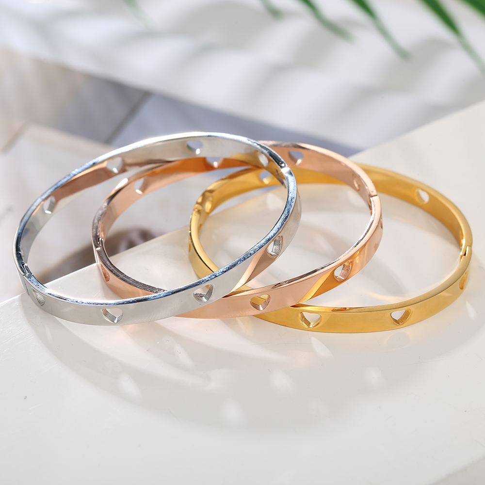 Fashion Heart Shape Alloy Womenu0027S Bangle 1 Piece