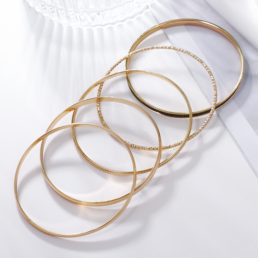 Vintage Style Circle Alloy Womenu0027S Bangle 1 Piece