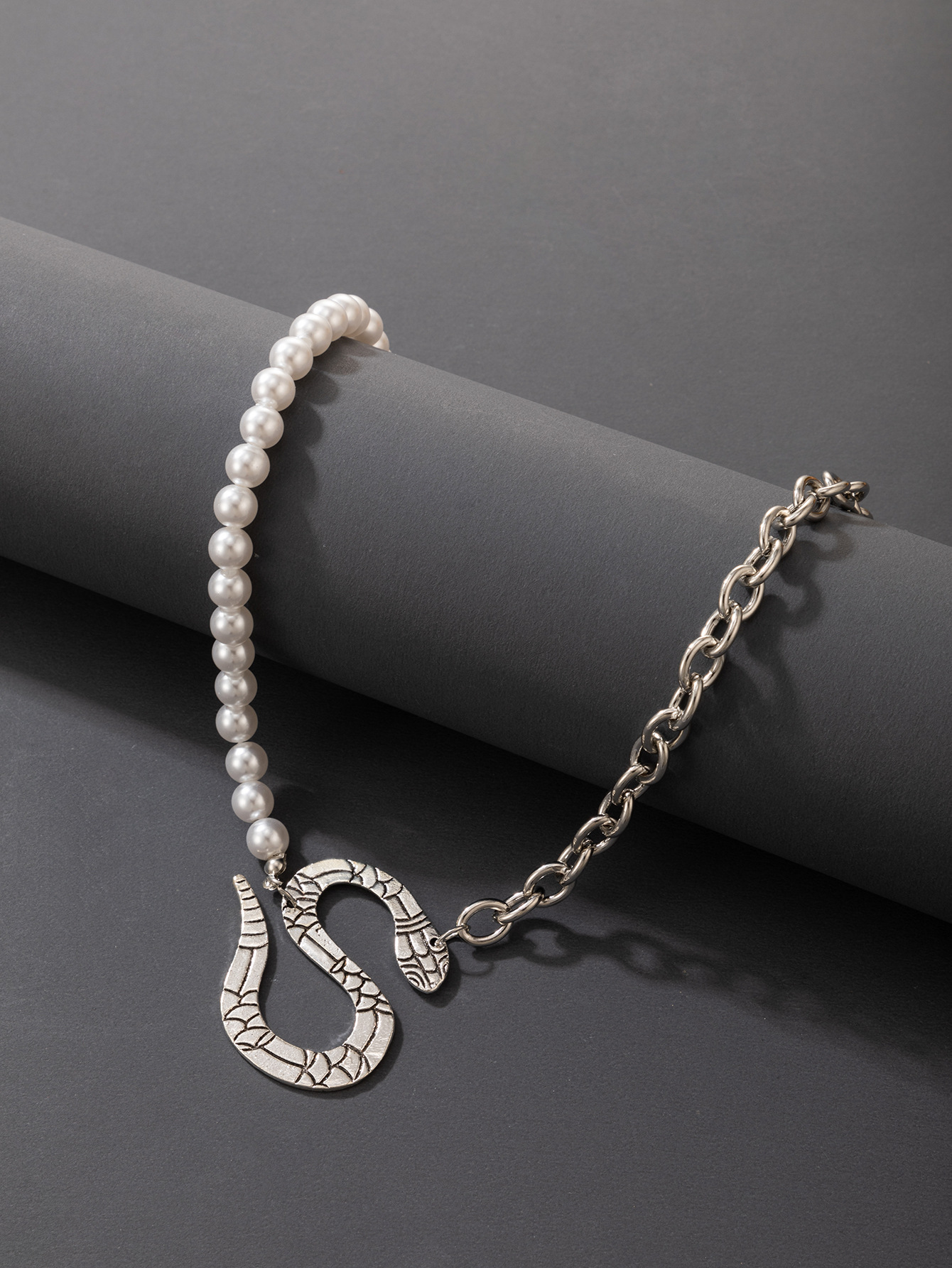 Simple Style Snake Alloy Patchwork Artificial Pearls Unisex Choker 1 Piece