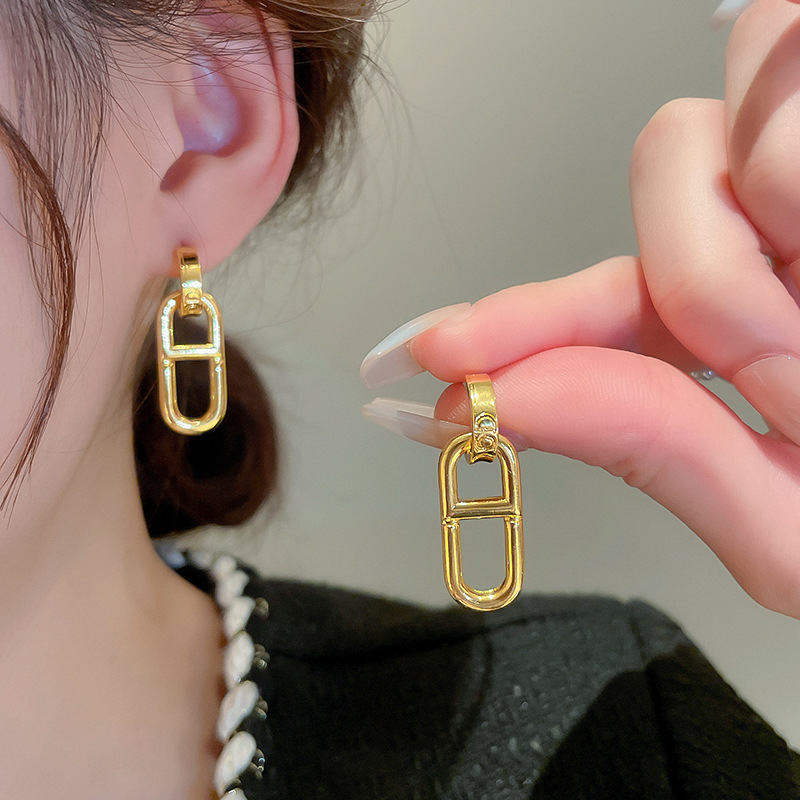 Fashion Letter Copper Drop Earrings 1 Pair