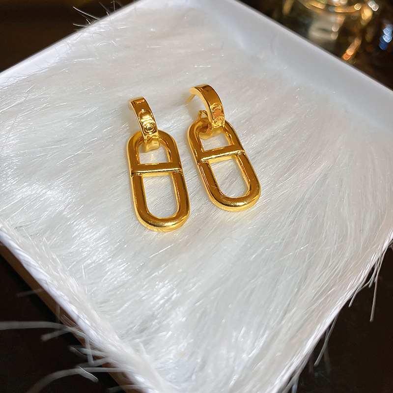 Fashion Letter Copper Drop Earrings 1 Pair