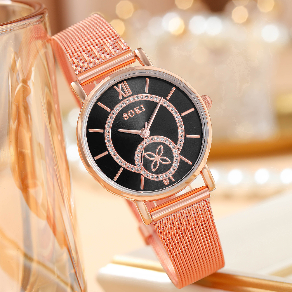 Fashion Four Leaf Clover Buckle Quartz Womenu0027s Watches