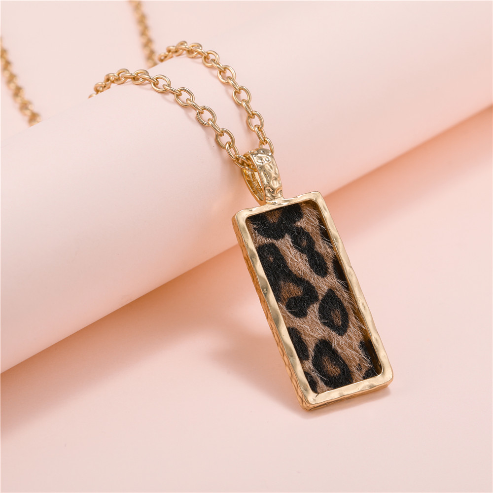 Fashion Leopard Alloy Womenu0027S Pendant Necklace 1 Piece