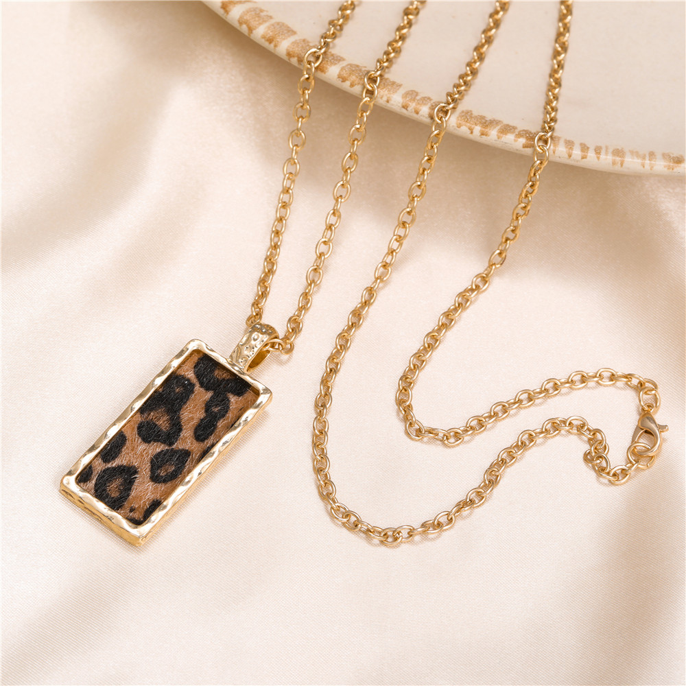 Fashion Leopard Alloy Womenu0027S Pendant Necklace 1 Piece