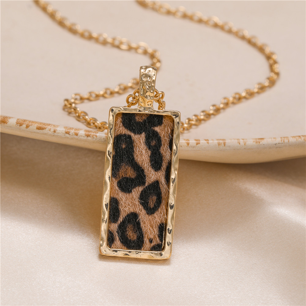 Fashion Leopard Alloy Womenu0027S Pendant Necklace 1 Piece