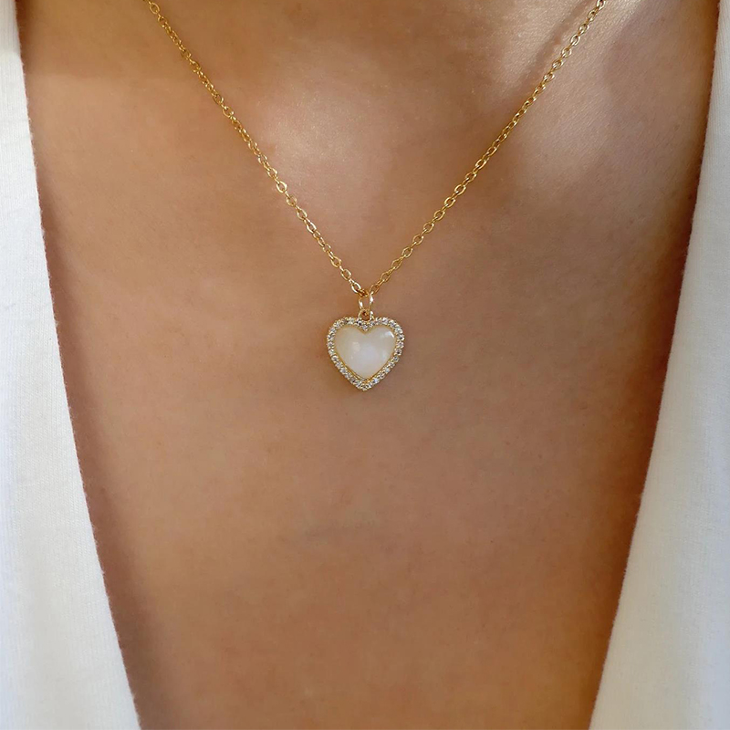 Simple Style Heart Shape Alloy Inlay Rhinestones Womenu0027S Necklace 1 Piece