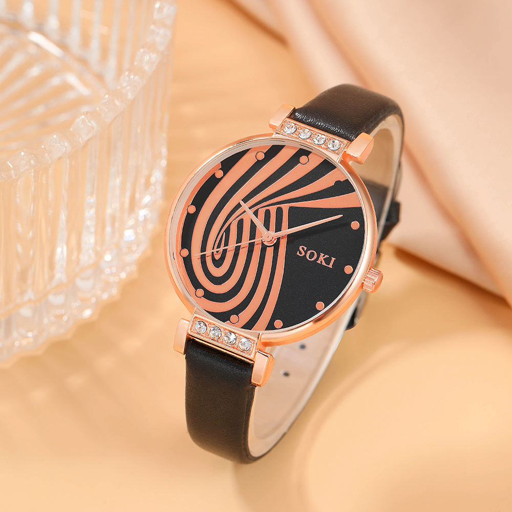 Elegant Stripe Buckle Quartz Womenu0027s Watches