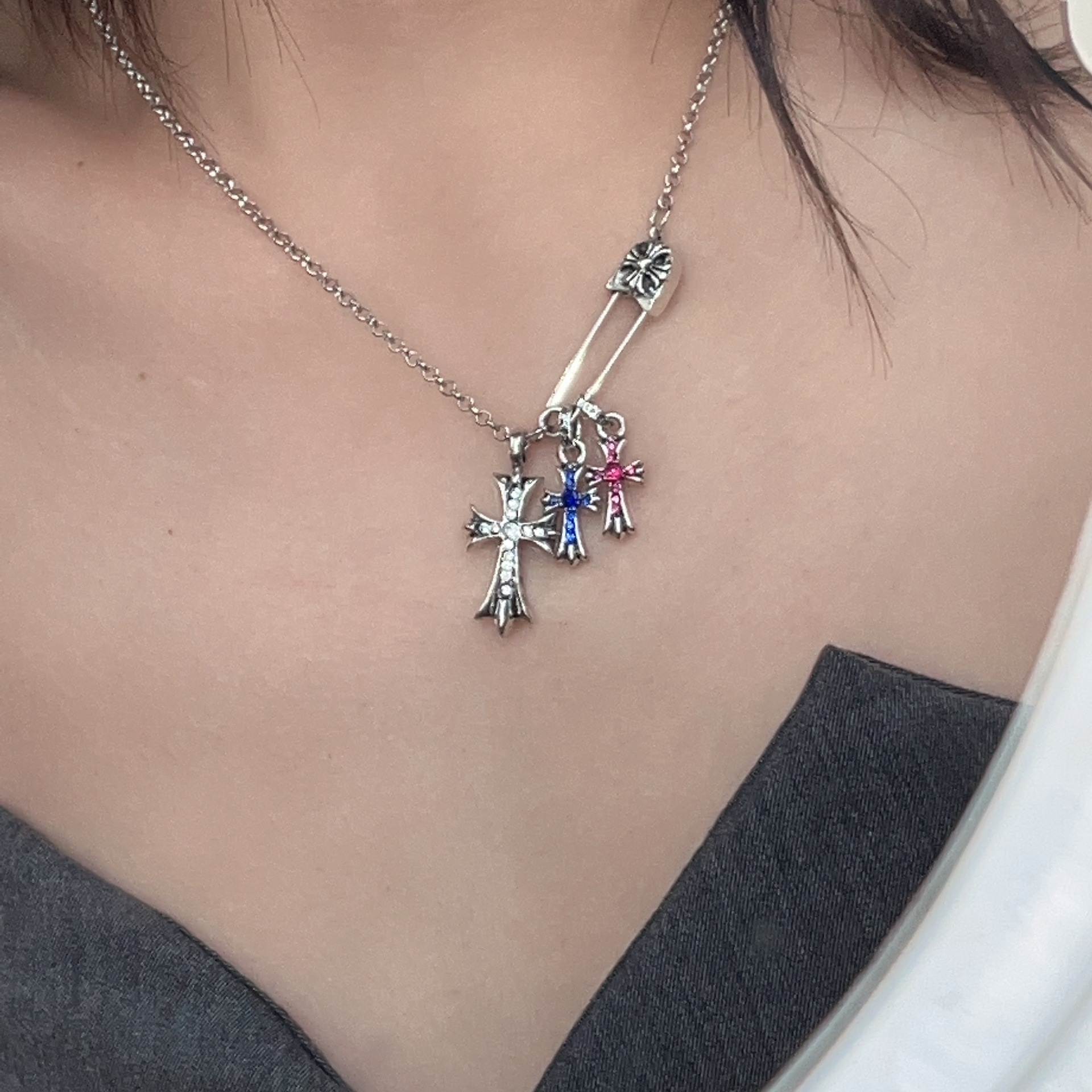 Vintage Style Cross Paper Clip Stainless Steel Gold Plated Inlay Artificial Rhinestones Pendant Neck