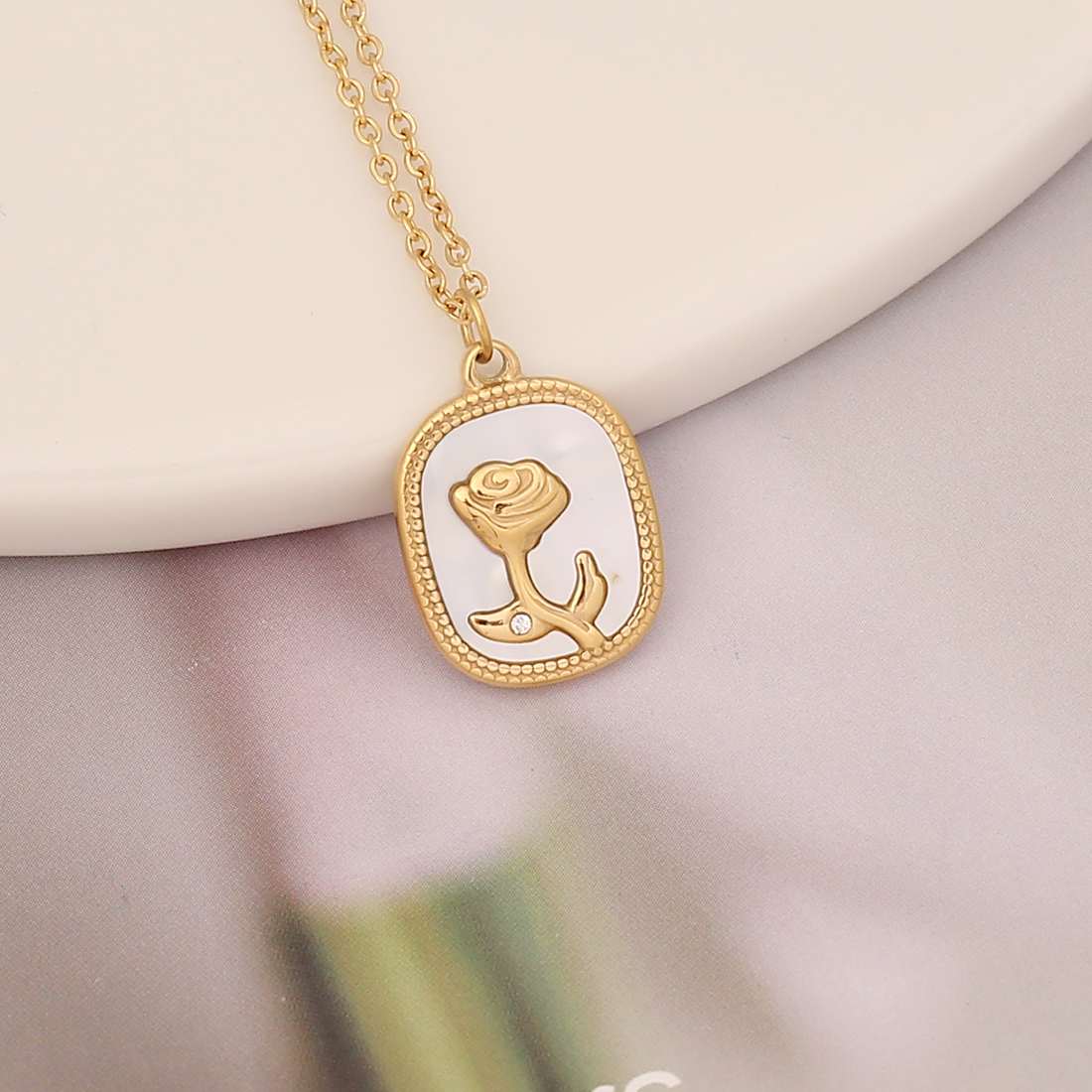 Fashion Moon Flower Butterfly Stainless Steel Shell Plating Pendant Necklace 1 Piece