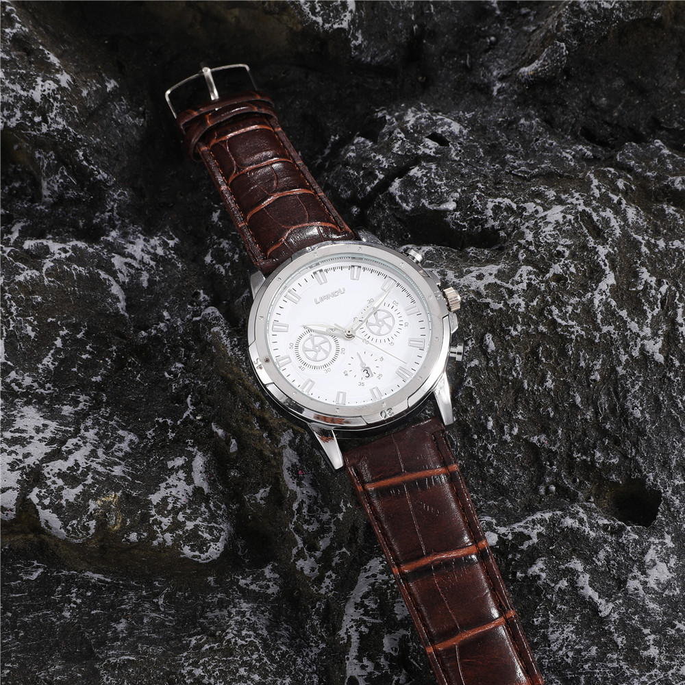 Fashion Round Buckle Quartz Menu0027s Watches