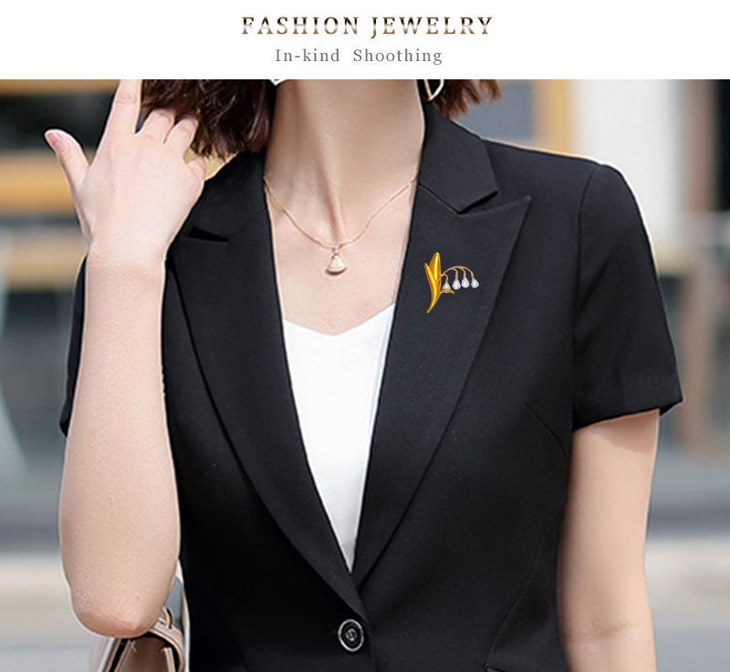 Fashion Flower Alloy Rhinestones Unisex Brooches 1 Piece