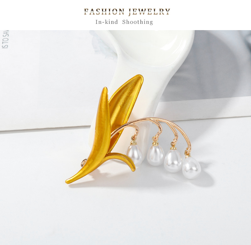 Fashion Flower Alloy Rhinestones Unisex Brooches 1 Piece