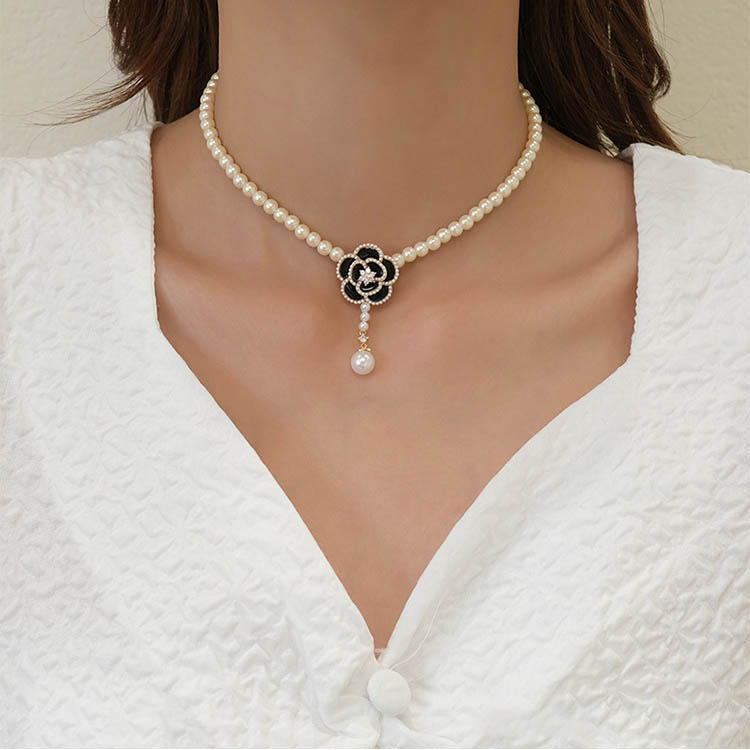 Elegant Flower Imitation Pearl Womenu0027S Necklace 1 Piece