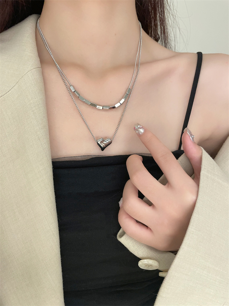 Simple Style Geometric Heart Shape Alloy Layered Womenu0027S Pendant Necklace 1 Piece