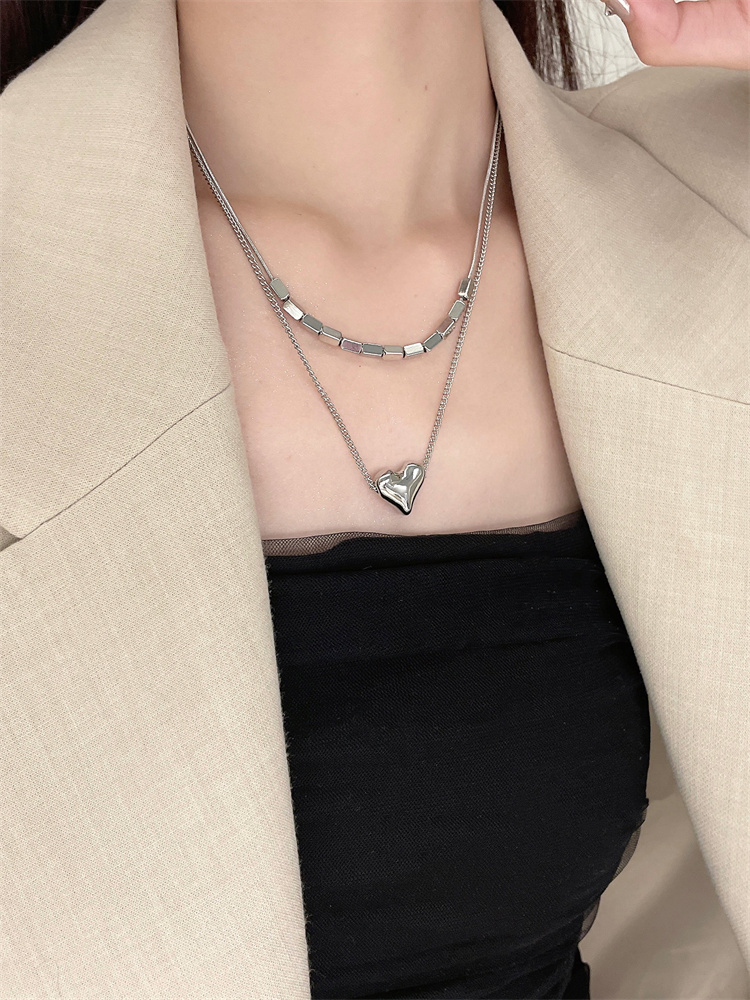 Simple Style Geometric Heart Shape Alloy Layered Womenu0027S Pendant Necklace 1 Piece