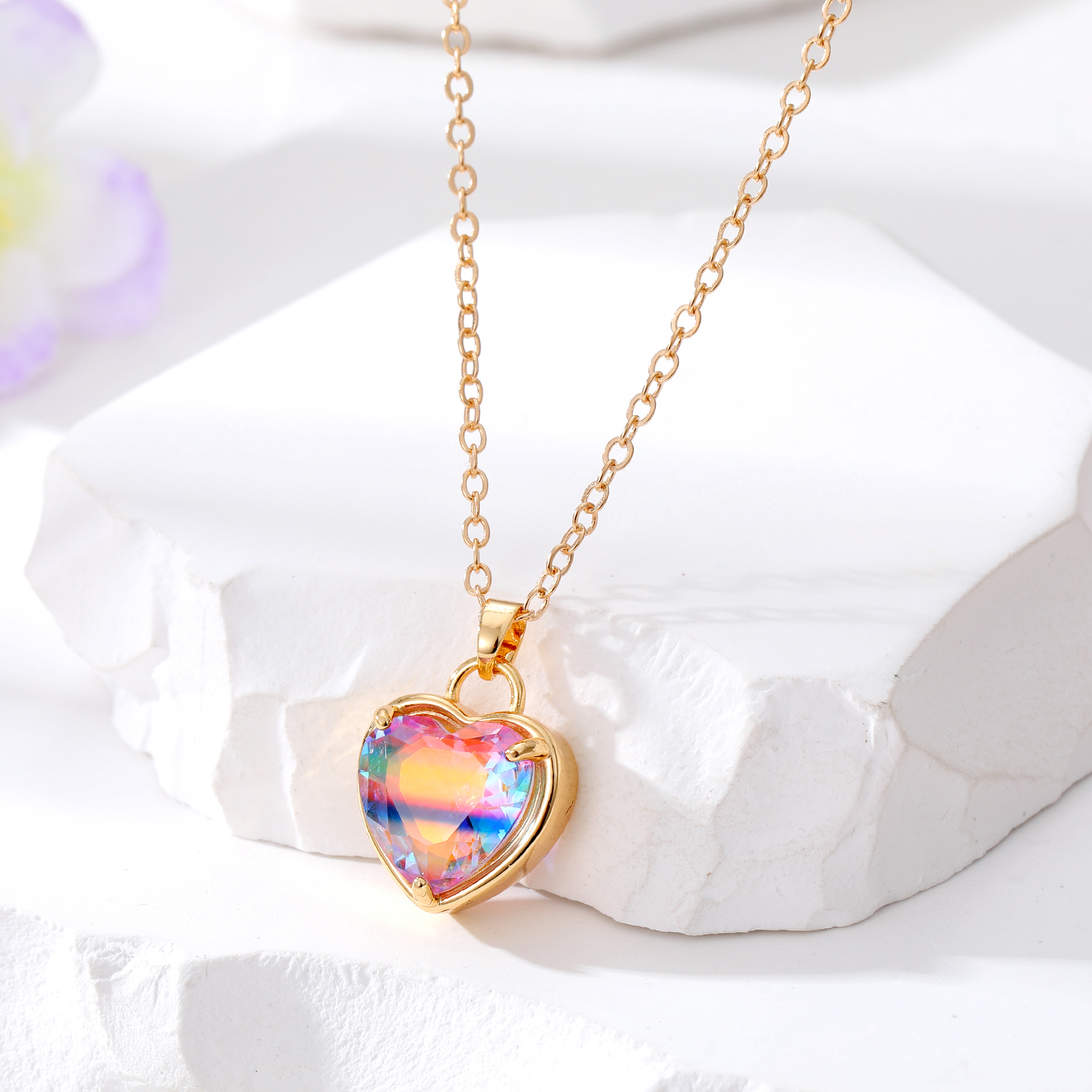 Fashion Heart Shape Alloy Resin Glass Womenu0027S Pendant Necklace 1 Piece