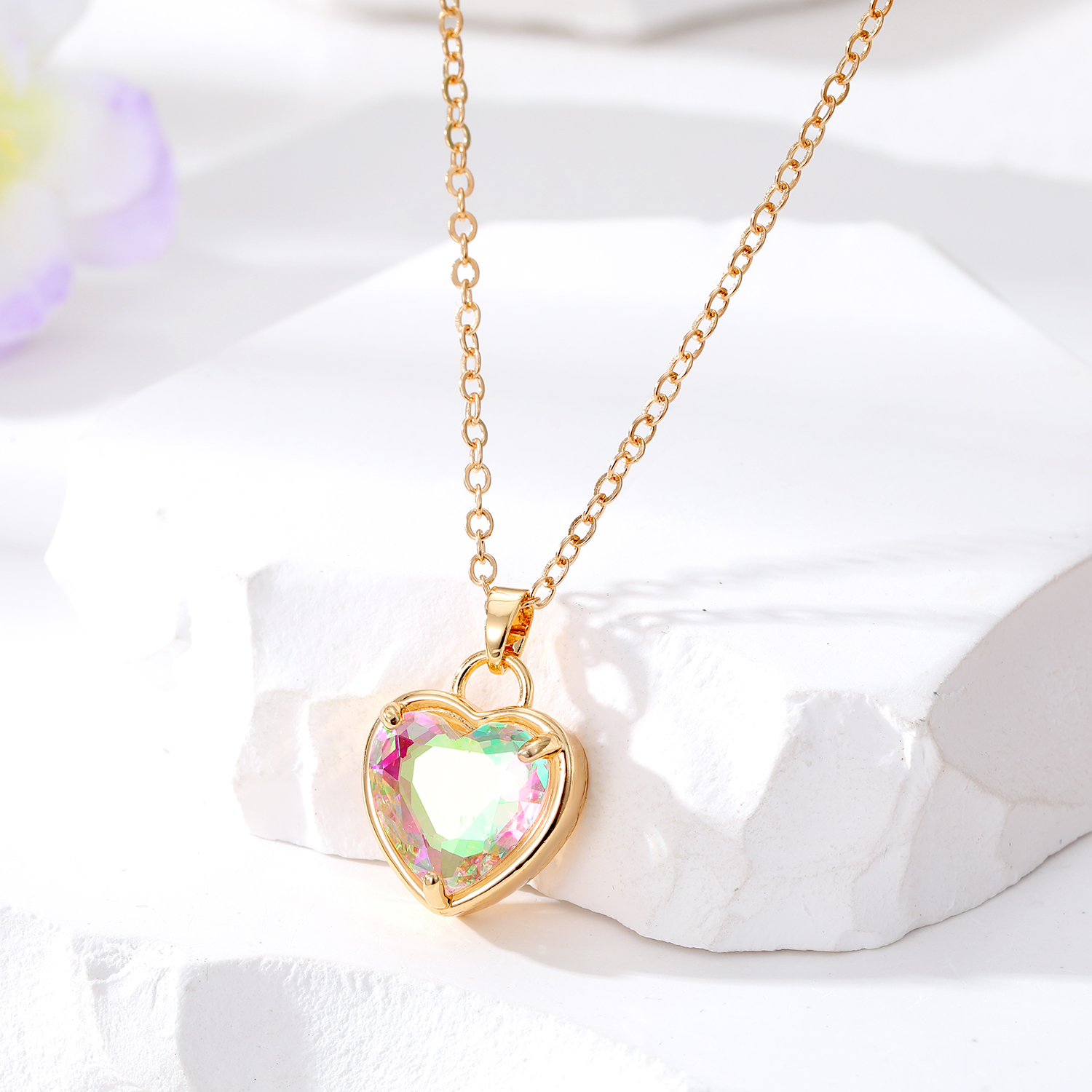 Fashion Heart Shape Alloy Resin Glass Womenu0027S Pendant Necklace 1 Piece