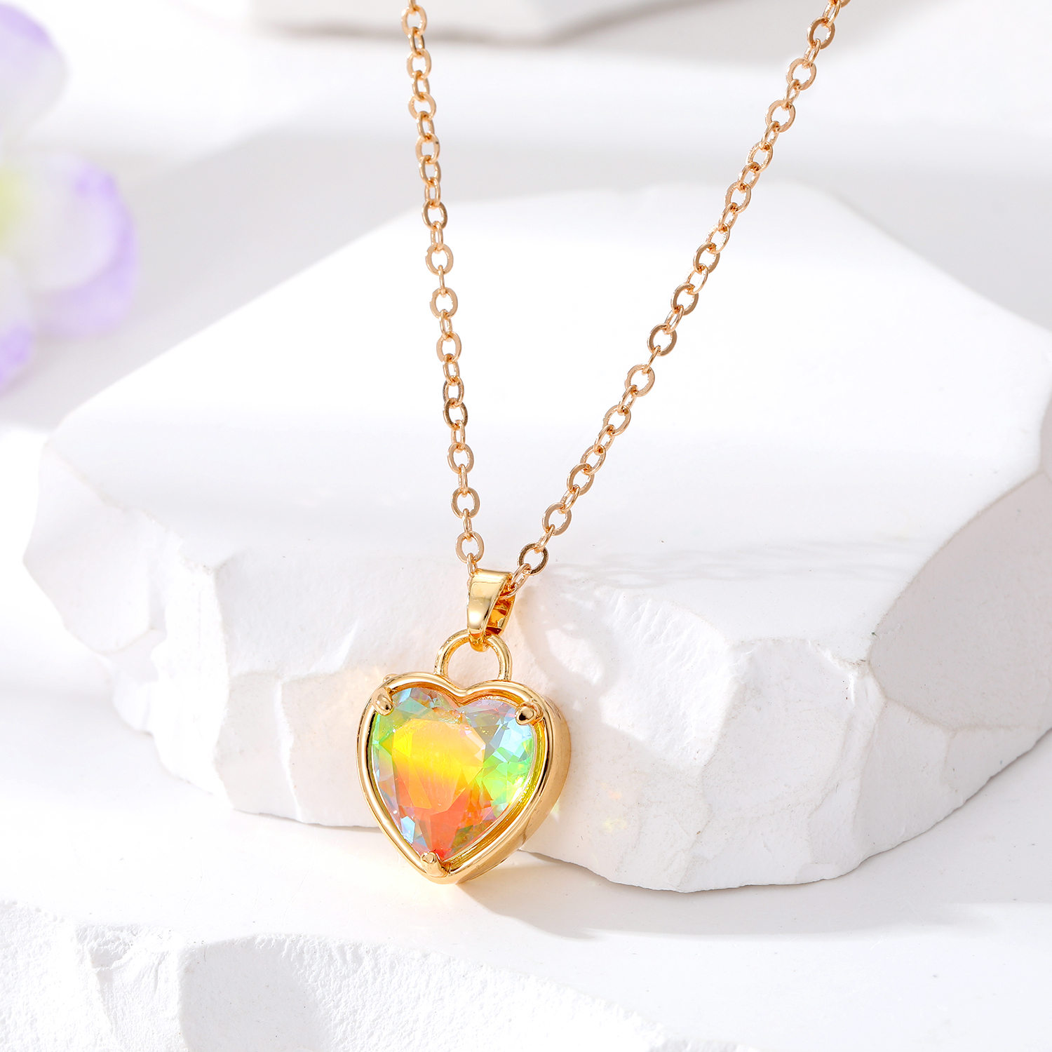 Fashion Heart Shape Alloy Resin Glass Womenu0027S Pendant Necklace 1 Piece