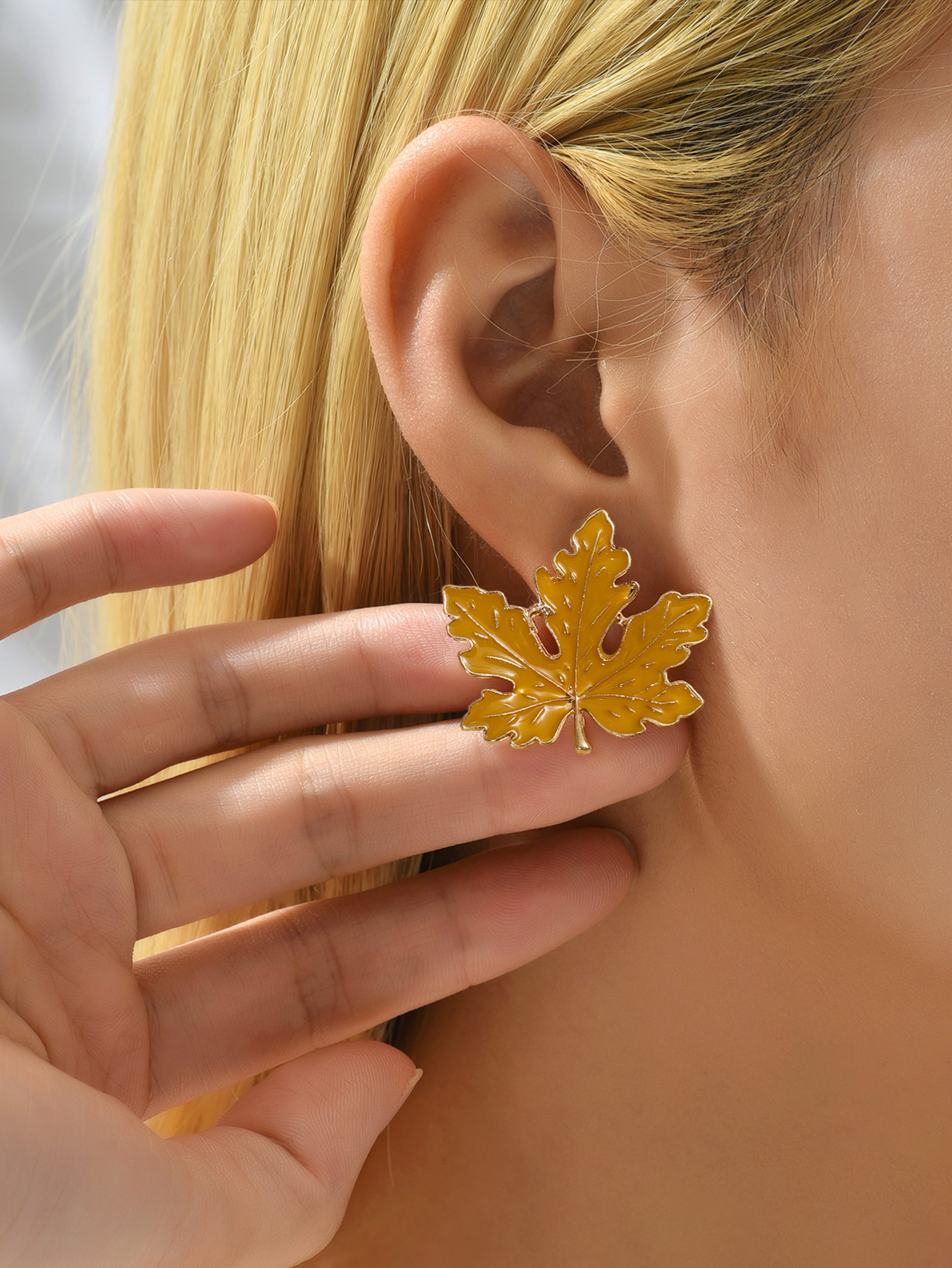 Fashion Maple Leaf Alloy Womenu0027S Ear Studs 1 Pair