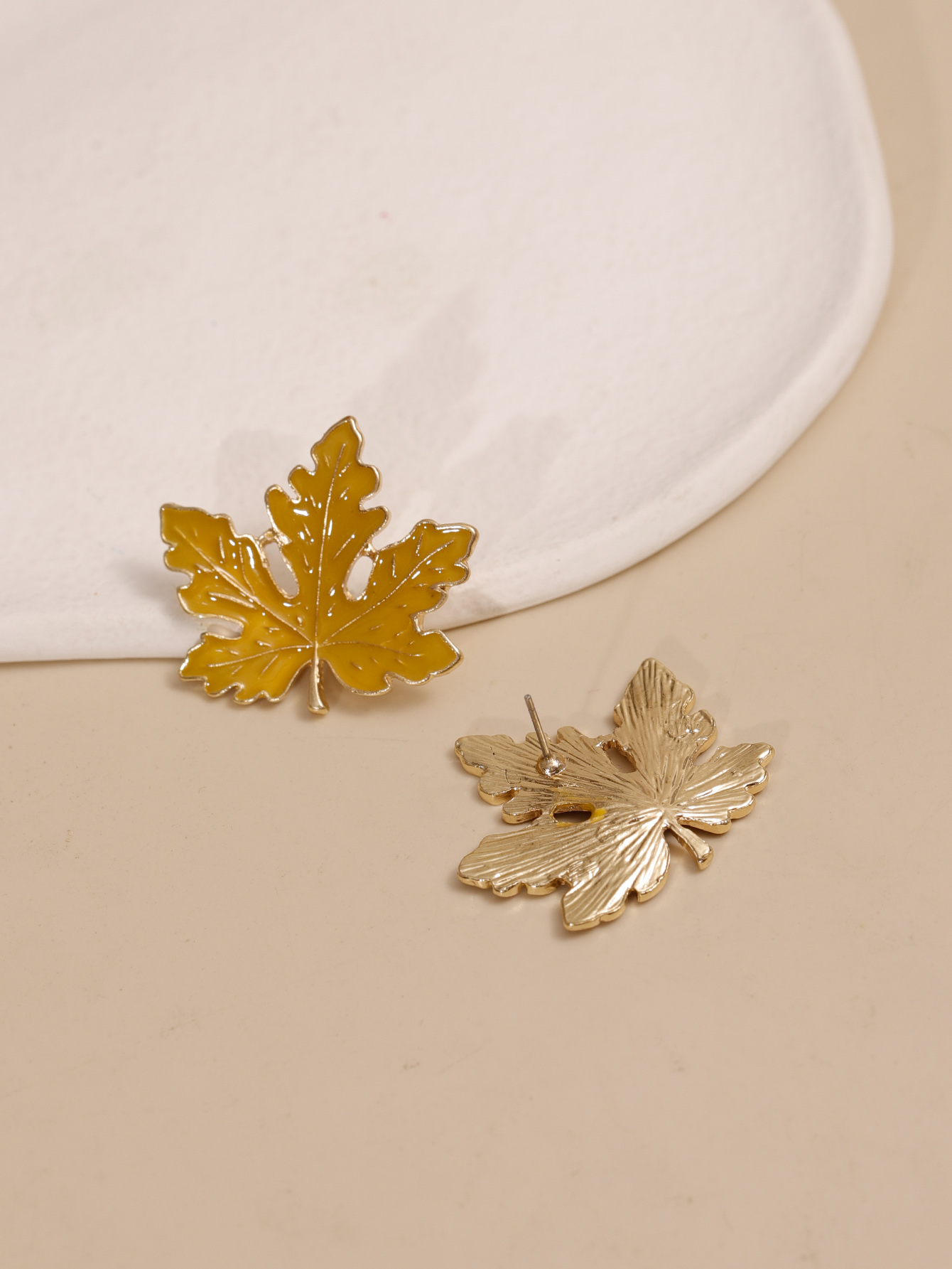 Fashion Maple Leaf Alloy Womenu0027S Ear Studs 1 Pair