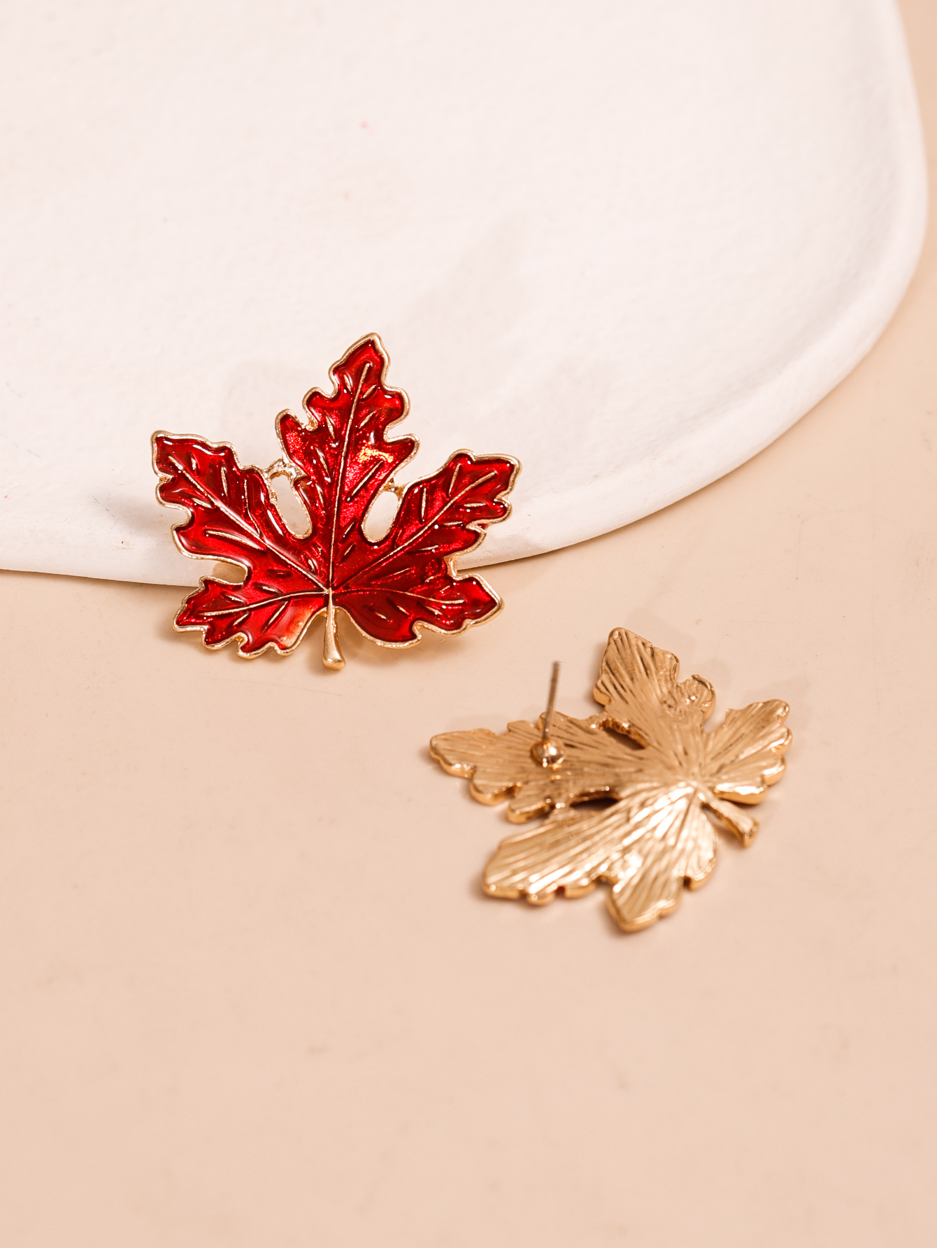 Fashion Maple Leaf Alloy Womenu0027S Ear Studs 1 Pair