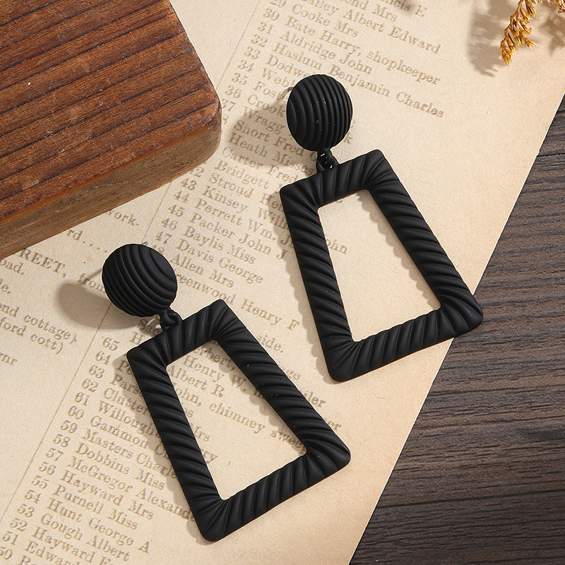 Simple Style Round Square Heart Shape Alloy Womenu0027S Earrings 1 Pair