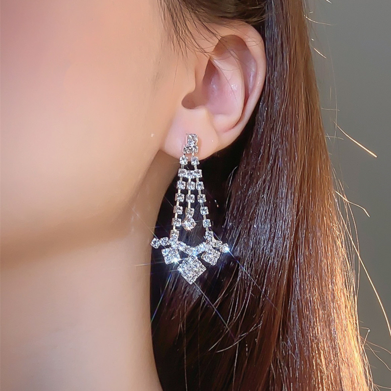 Exaggerated Geometric Rhinestone Womenu0027S Ear Studs 1 Pair