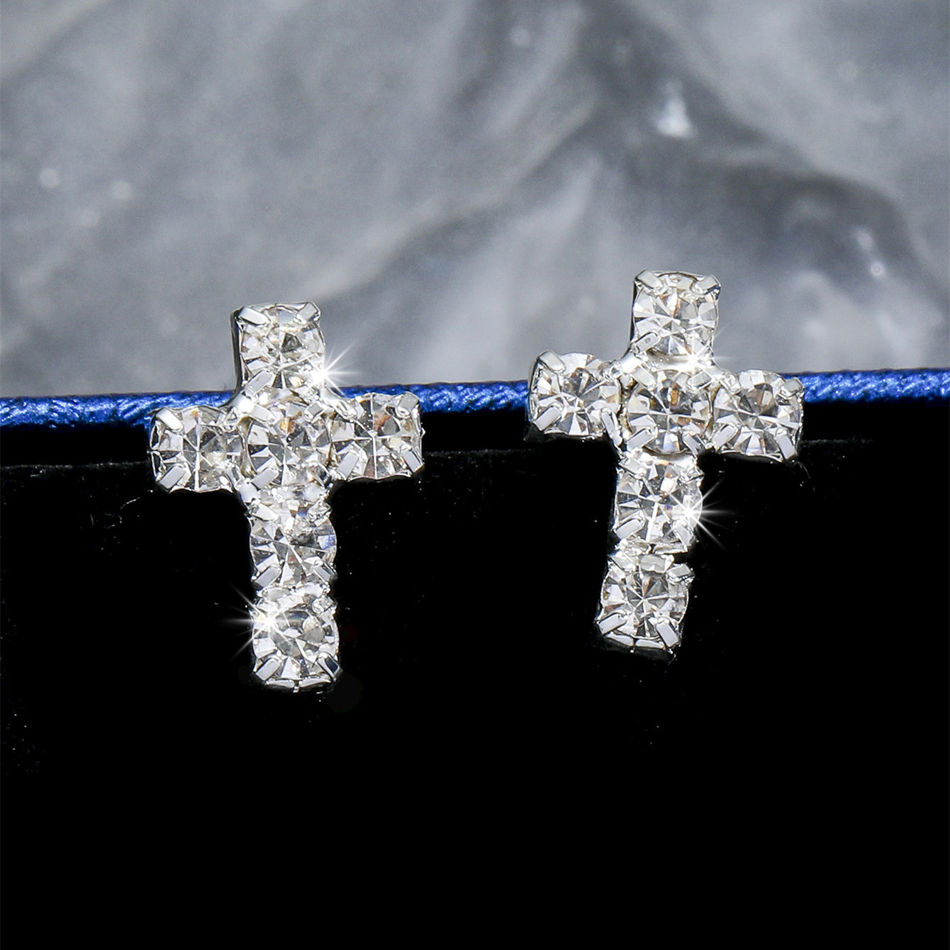 Exaggerated Geometric Rhinestone Womenu0027S Ear Studs 1 Pair