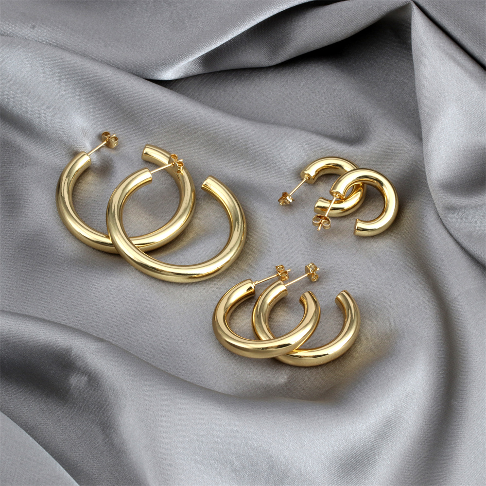 Simple Style C Shape Copper Plating Ear Studs 1 Pair