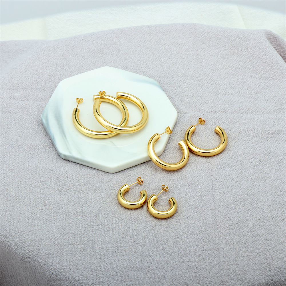 Simple Style C Shape Copper Plating Ear Studs 1 Pair