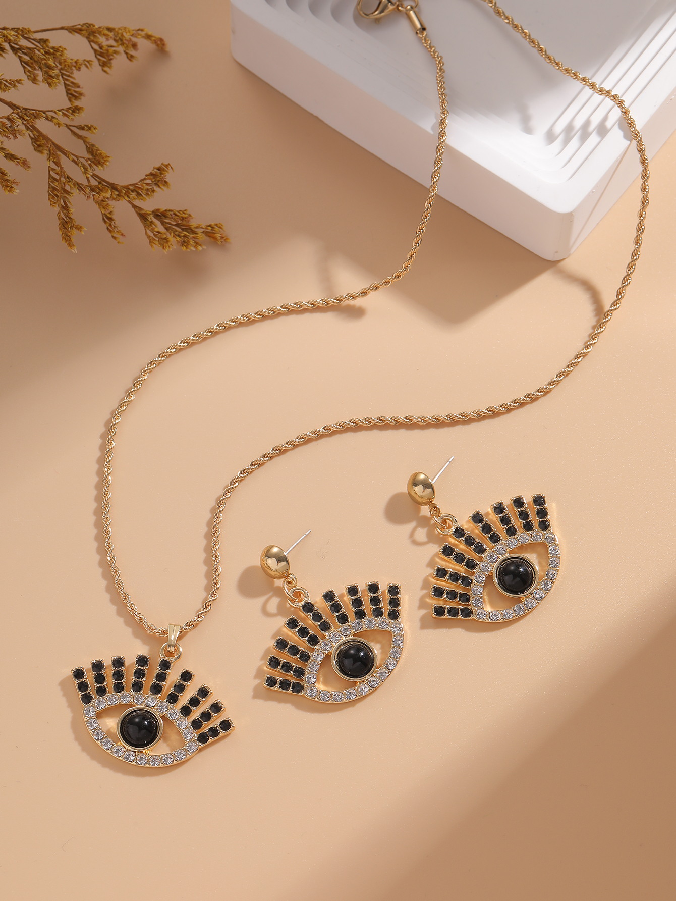 Retro Devilu0027S Eye Alloy Inlay Rhinestones Womenu0027S Earrings Necklace 1 Set