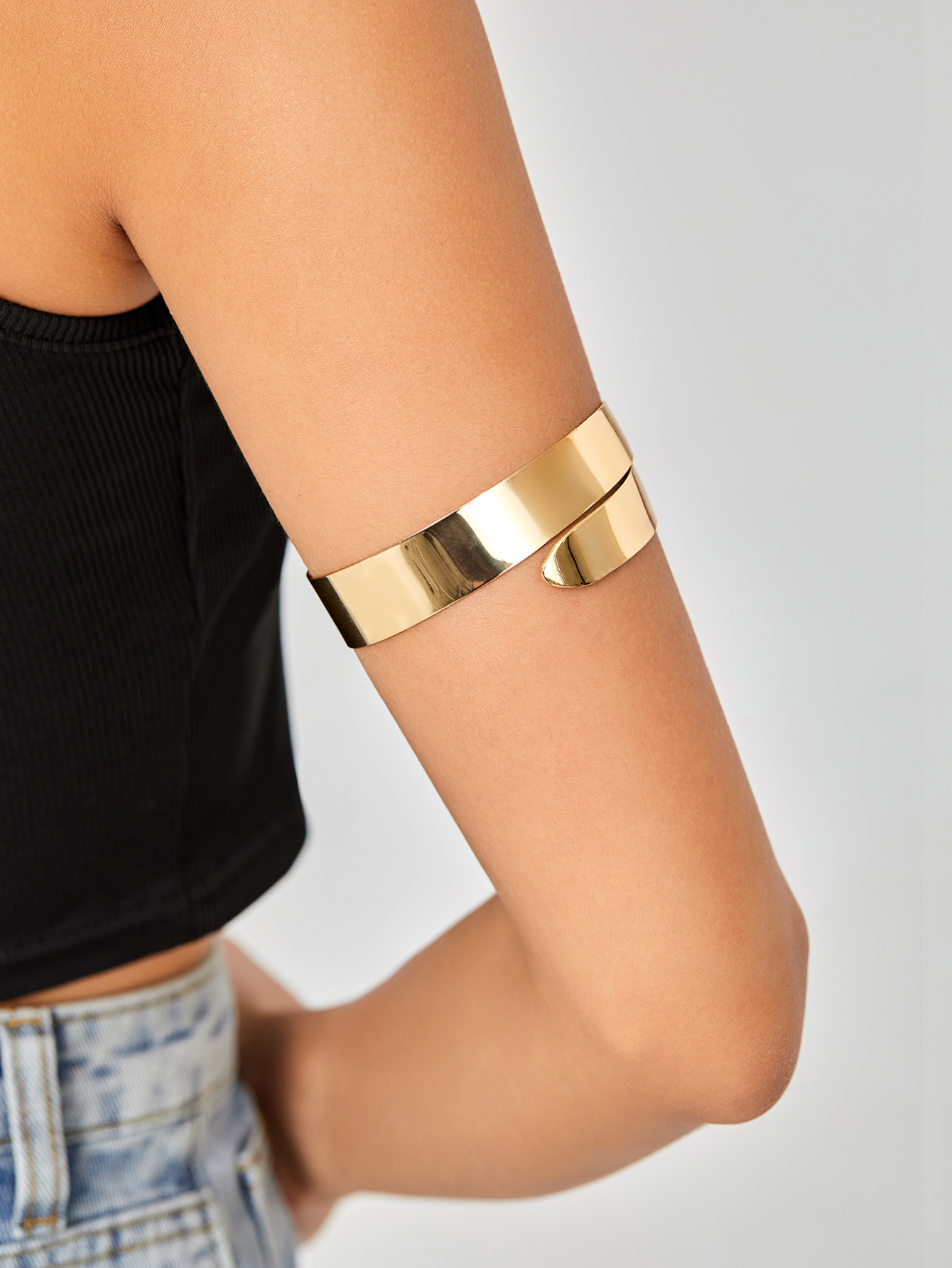 Retro Geometric Solid Color Alloy Womenu0027S arm bracelet 1 Piece