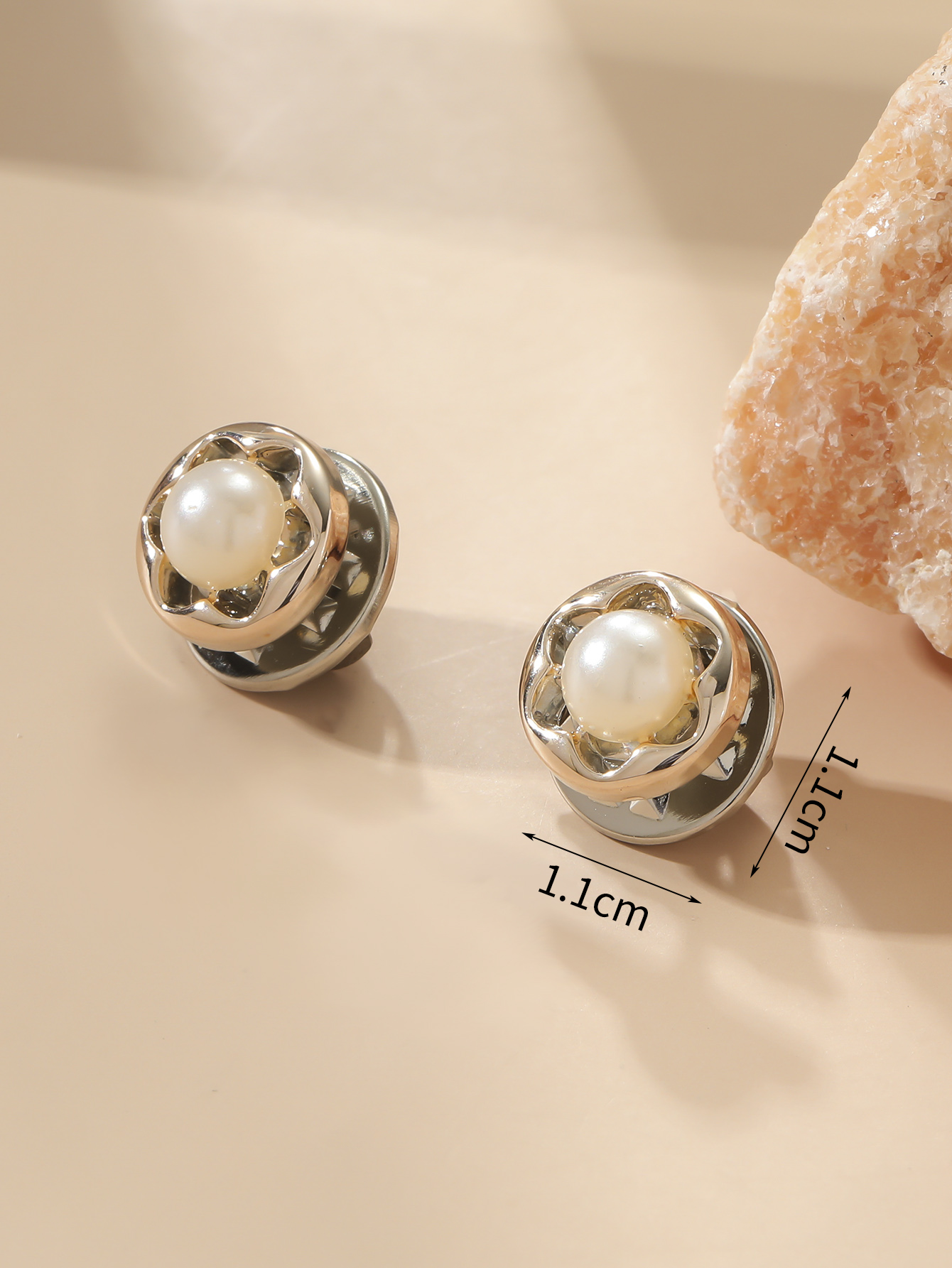Fashion Geometric Alloy Artificial Pearls Womenu0027S Brooches
