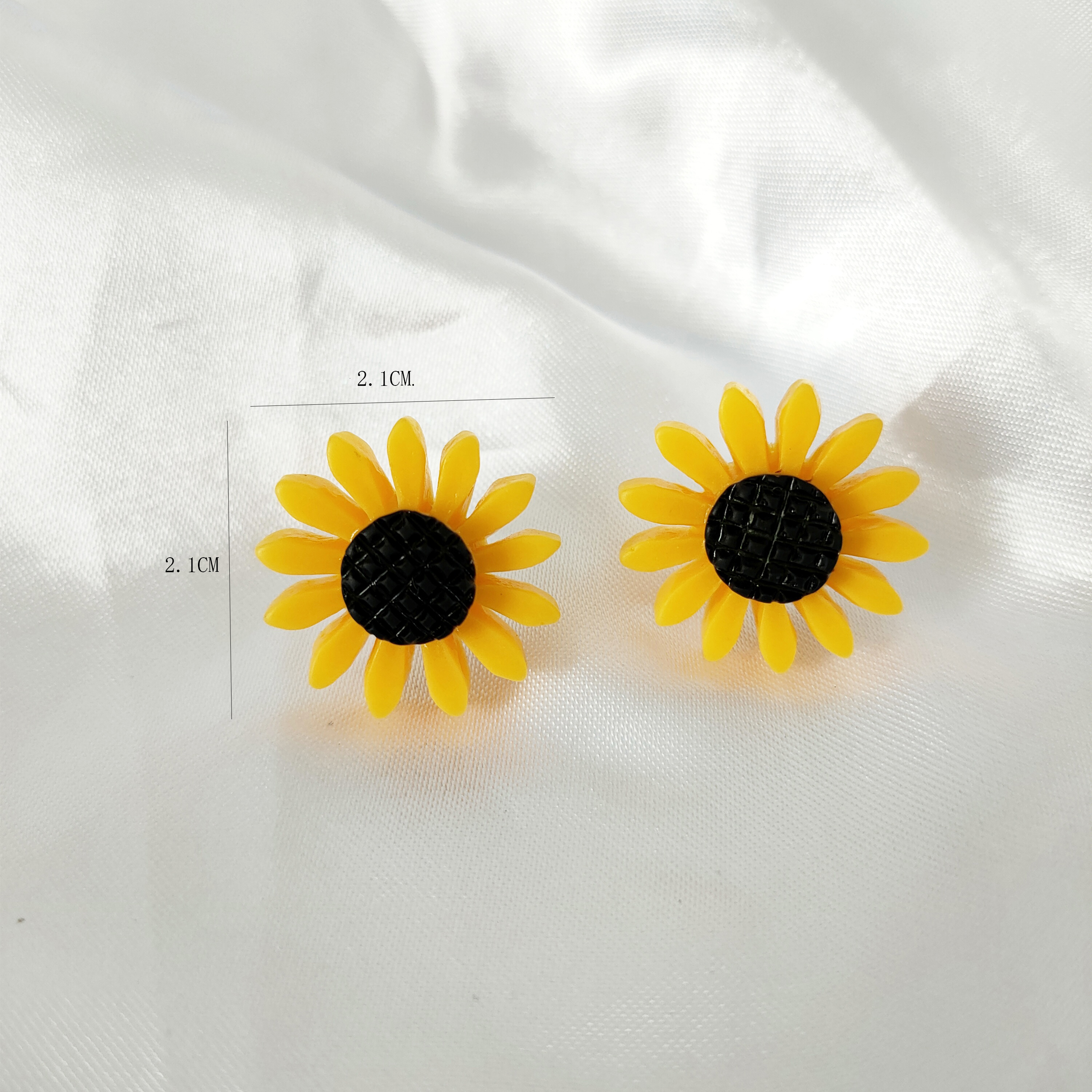 Simple Style Daisy Resin Womenu0027S Ear Studs 1 Set