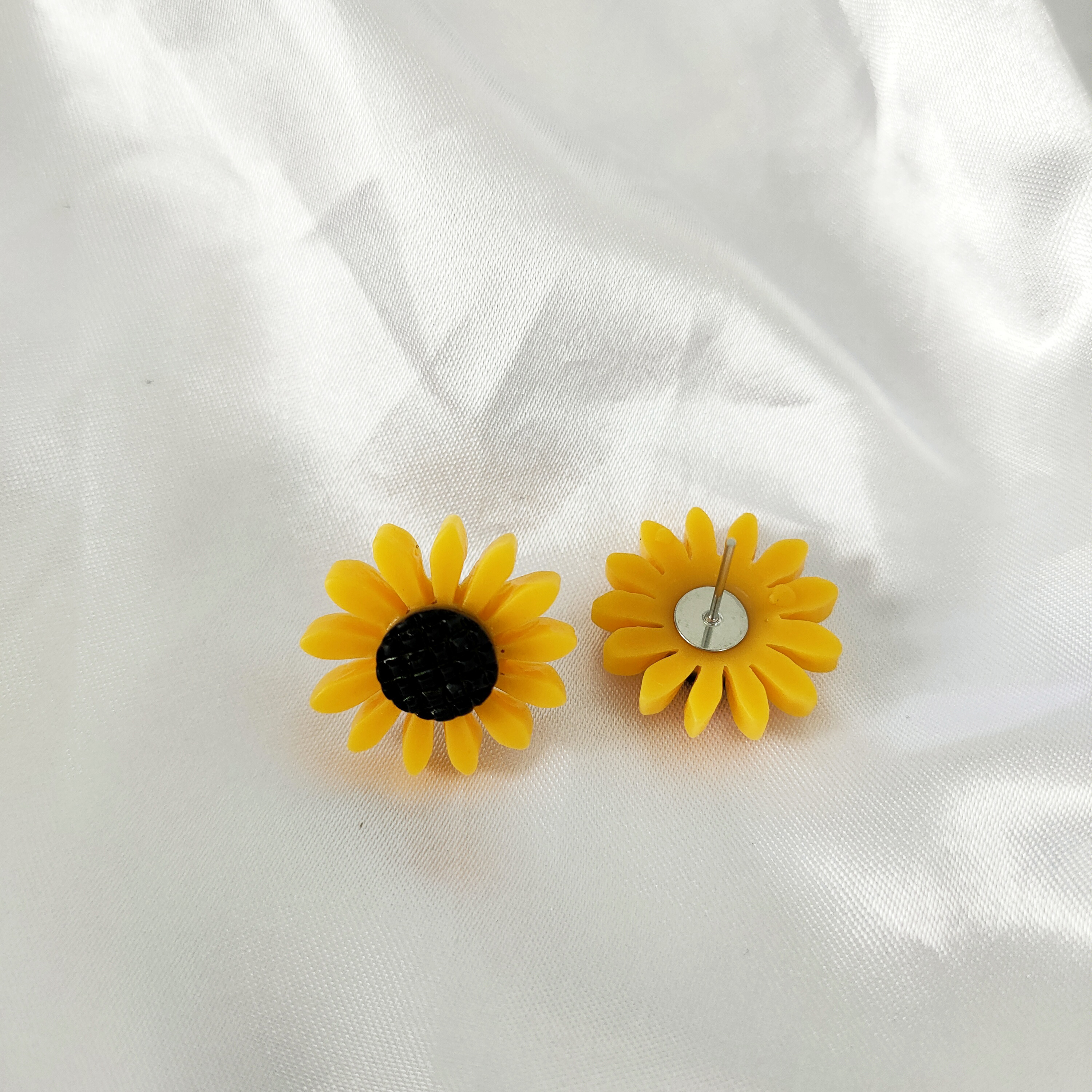 Simple Style Daisy Resin Womenu0027S Ear Studs 1 Set