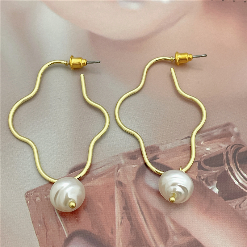 Simple Style Irregular Geometric Artificial Pearl Alloy Hollow Out Womenu0027S Drop Earrings 1 Pair