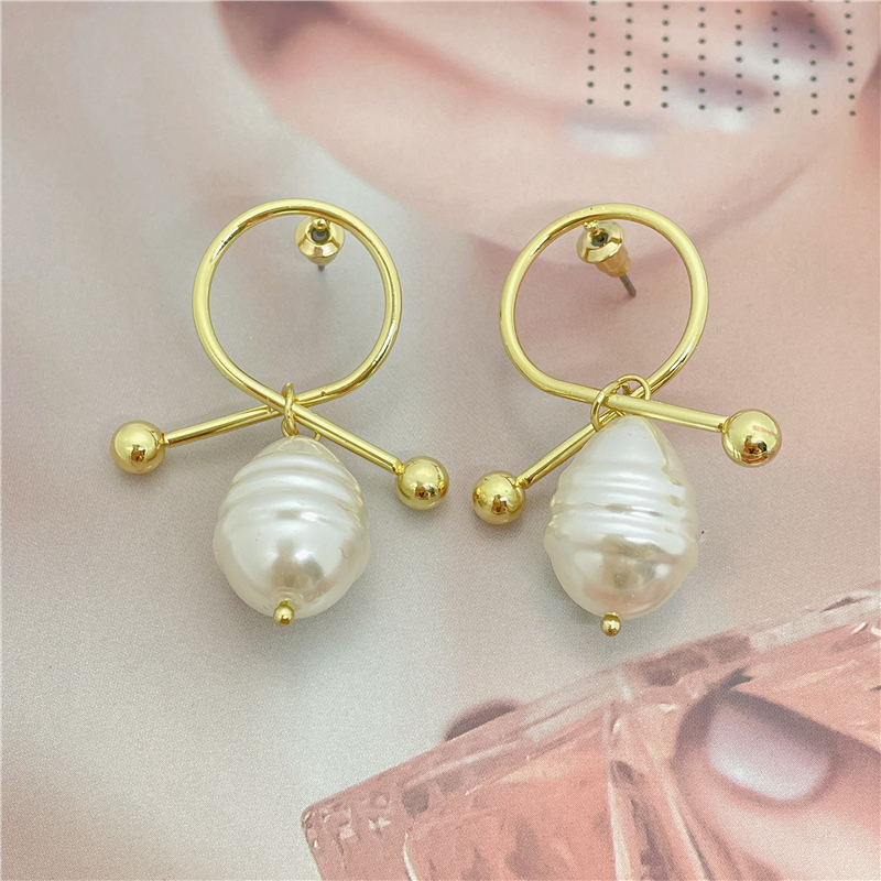 Simple Style Irregular Geometric Artificial Pearl Alloy Hollow Out Womenu0027S Drop Earrings 1 Pair