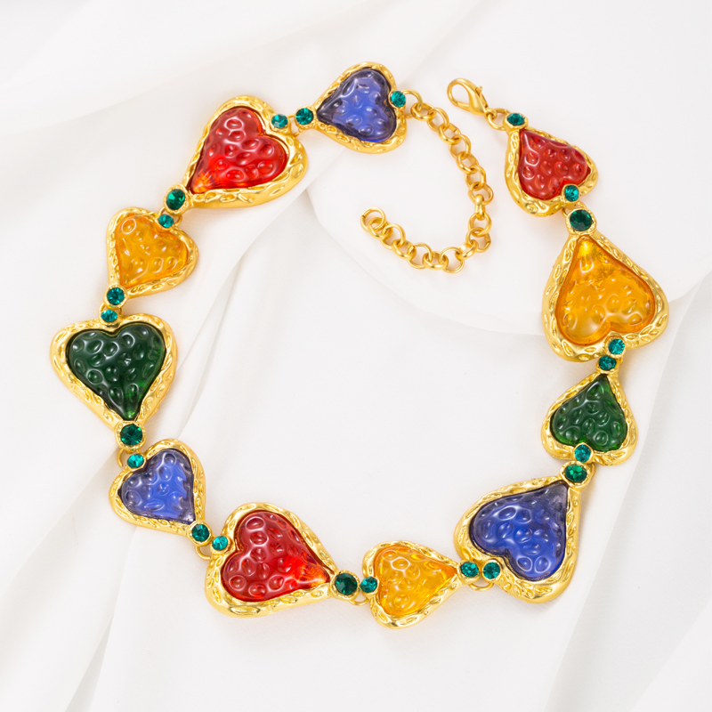 Retro Heart Shape Alloy Resin Inlay Resin Womenu0027S Choker 1 Piece