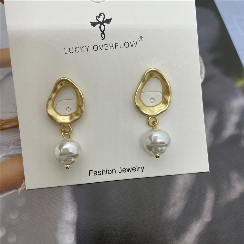 Fashion Irregular Geometric Imitation Pearl Alloy Asymmetrical Plating Womenu0027S Drop Earrings 1 P