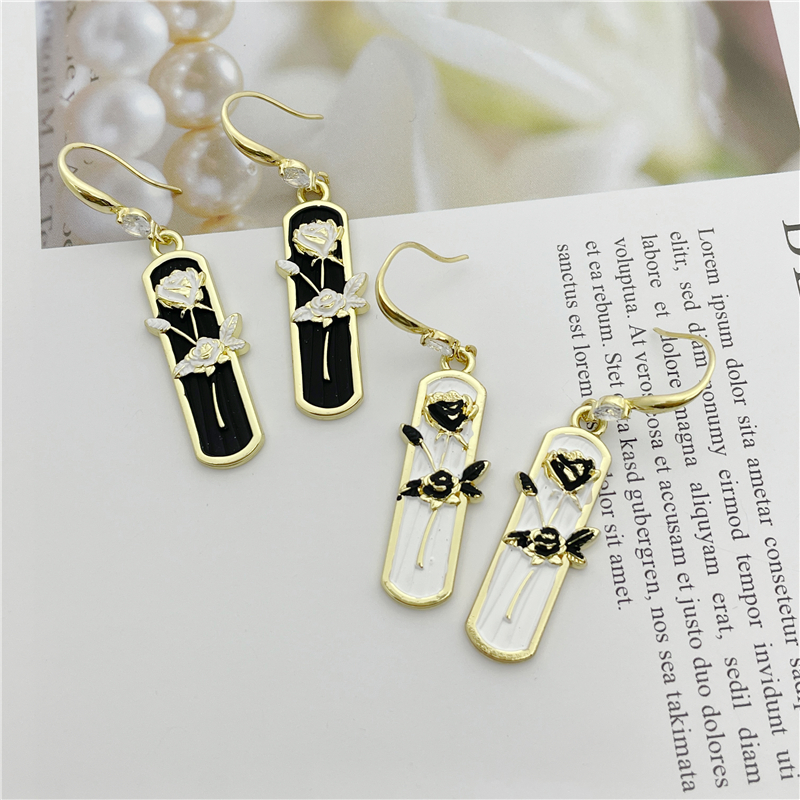 Romantic Flower Rectangle Alloy Plating Rhinestones Womenu0027S Ear hook 1 Pair