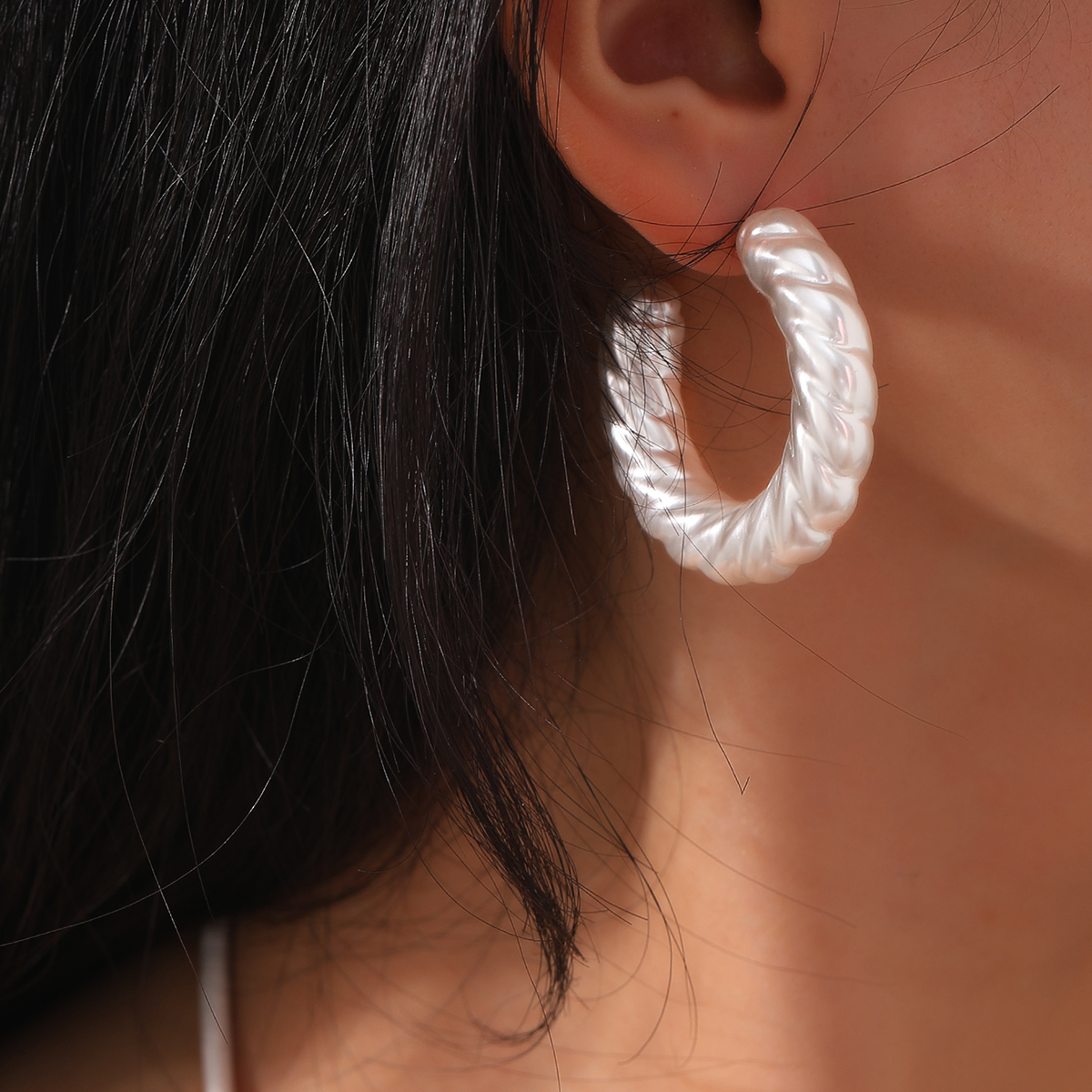 Simple Style C Shape Imitation Pearl Pleated Womenu0027S Ear Studs 1 Pair