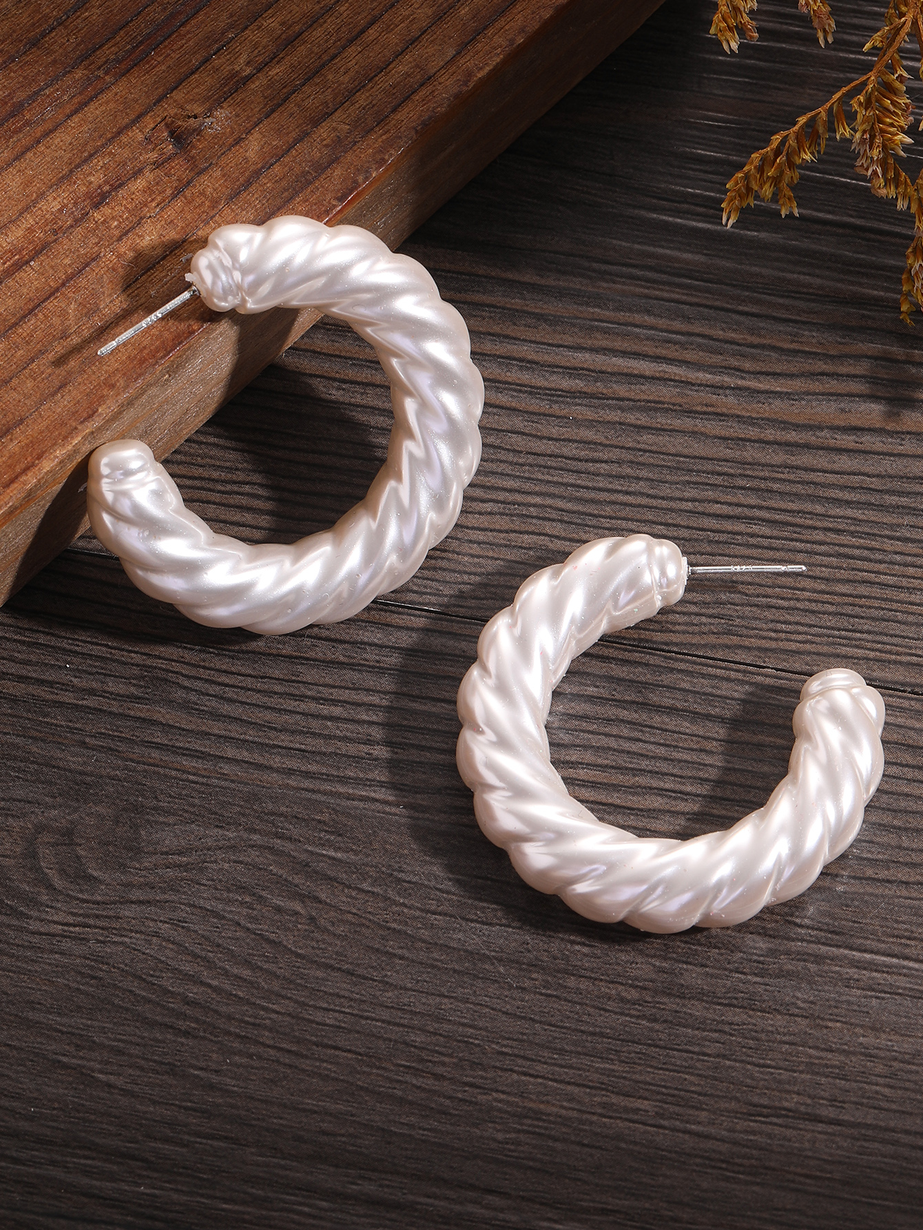 Simple Style C Shape Imitation Pearl Pleated Womenu0027S Ear Studs 1 Pair
