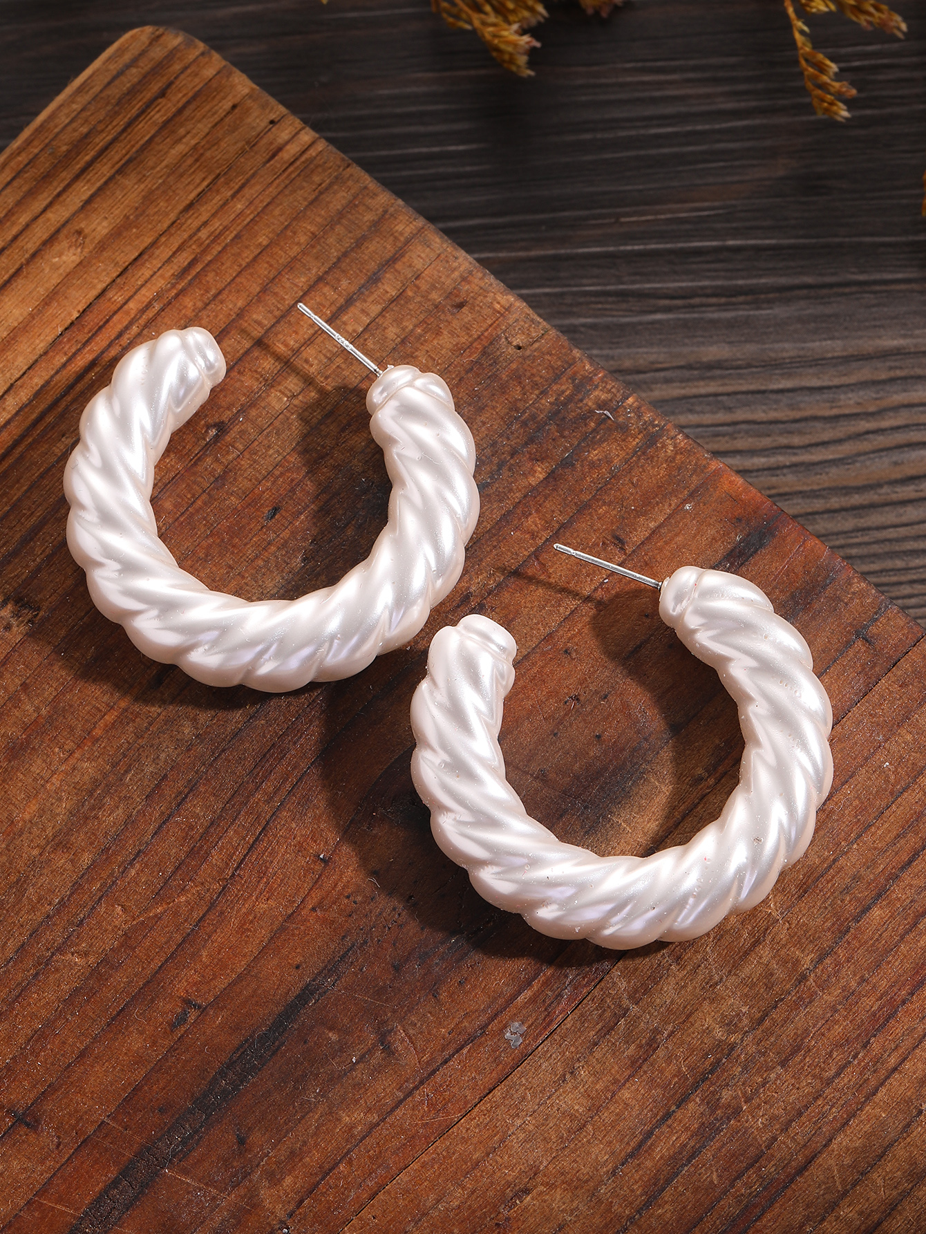 Simple Style C Shape Imitation Pearl Pleated Womenu0027S Ear Studs 1 Pair