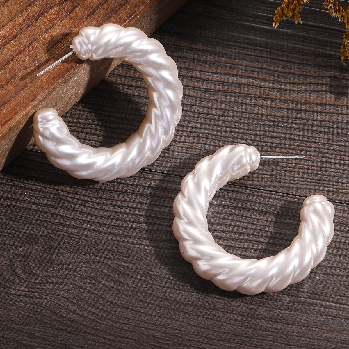 Simple Style C Shape Imitation Pearl Pleated Womenu0027S Ear Studs 1 Pair