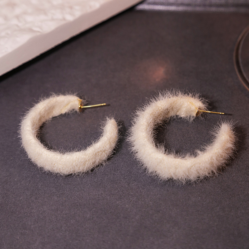Fashion C Shape Heart Shape Alloy Flocking Plush Womenu0027S Ear Studs 1 Pair