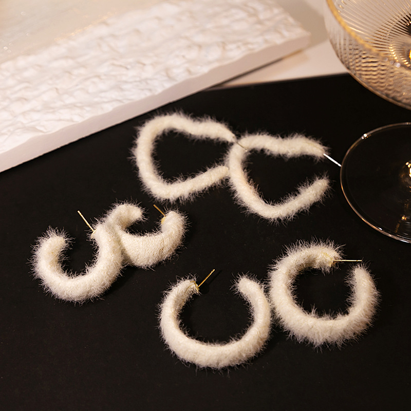 Fashion C Shape Heart Shape Alloy Flocking Plush Womenu0027S Ear Studs 1 Pair
