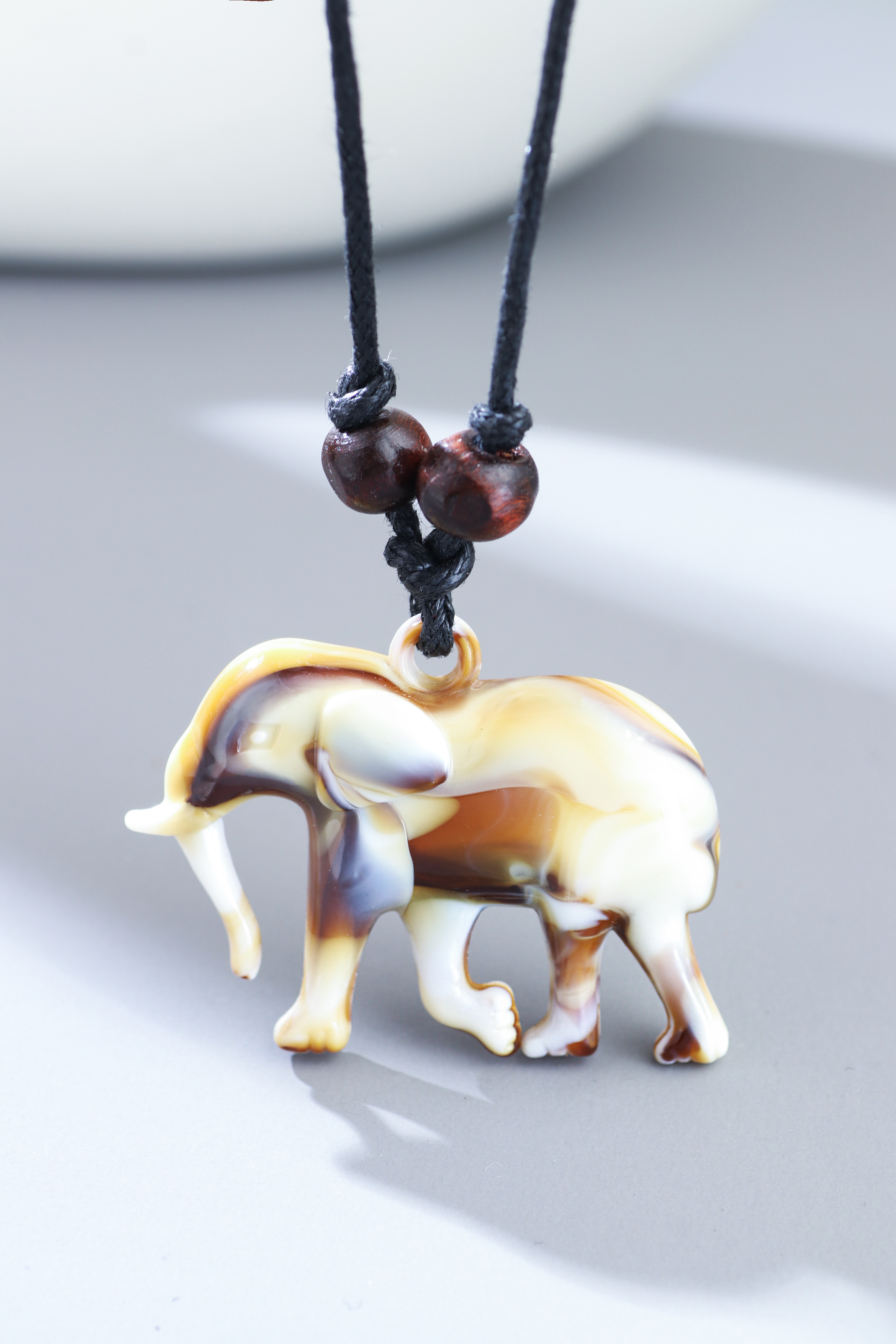 Ethnic Style Elephant Resin Unisex Pendant Necklace 1 Piece