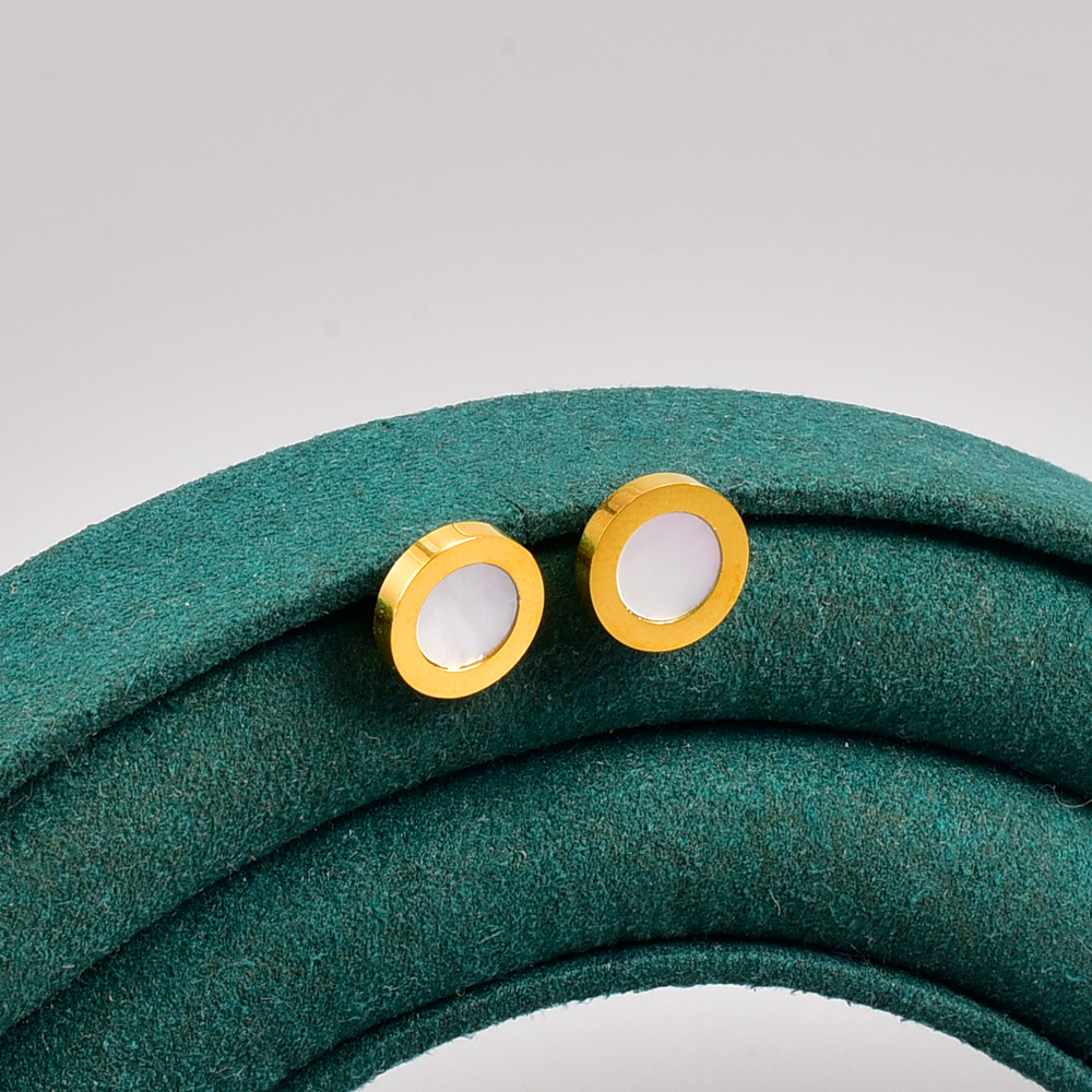 Simple Style Round Titanium Steel Gold Plated Ear Studs 1 Pair