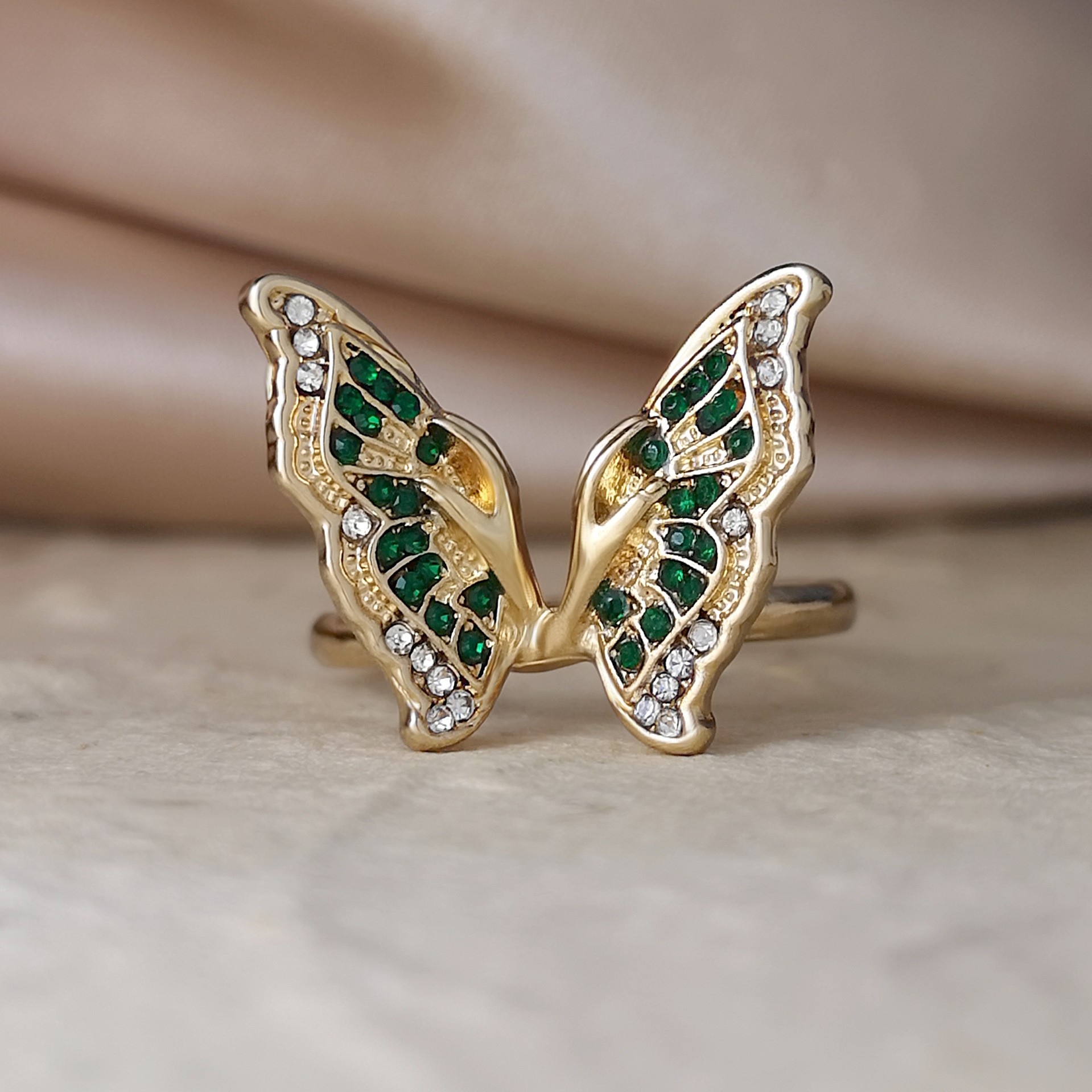 Retro Butterfly Alloy Inlay Zircon Womenu0027S Rings 1 Piece