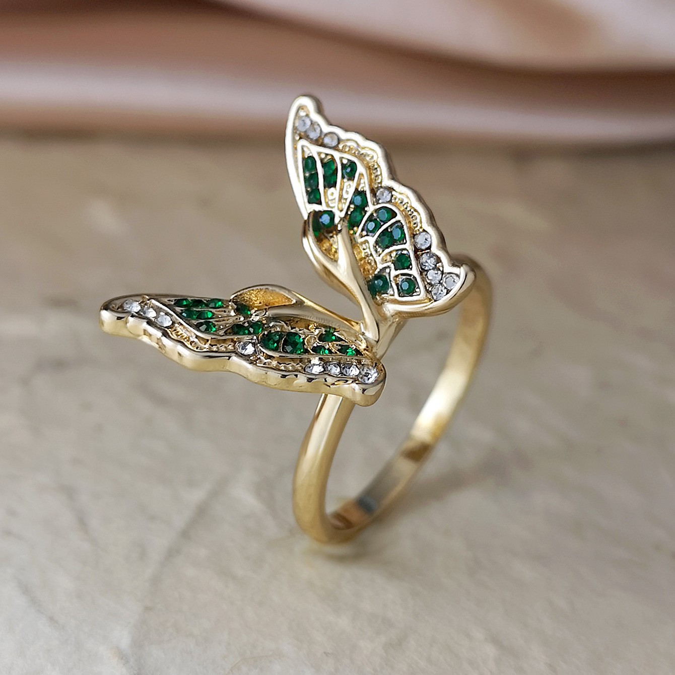 Retro Butterfly Alloy Inlay Zircon Womenu0027S Rings 1 Piece